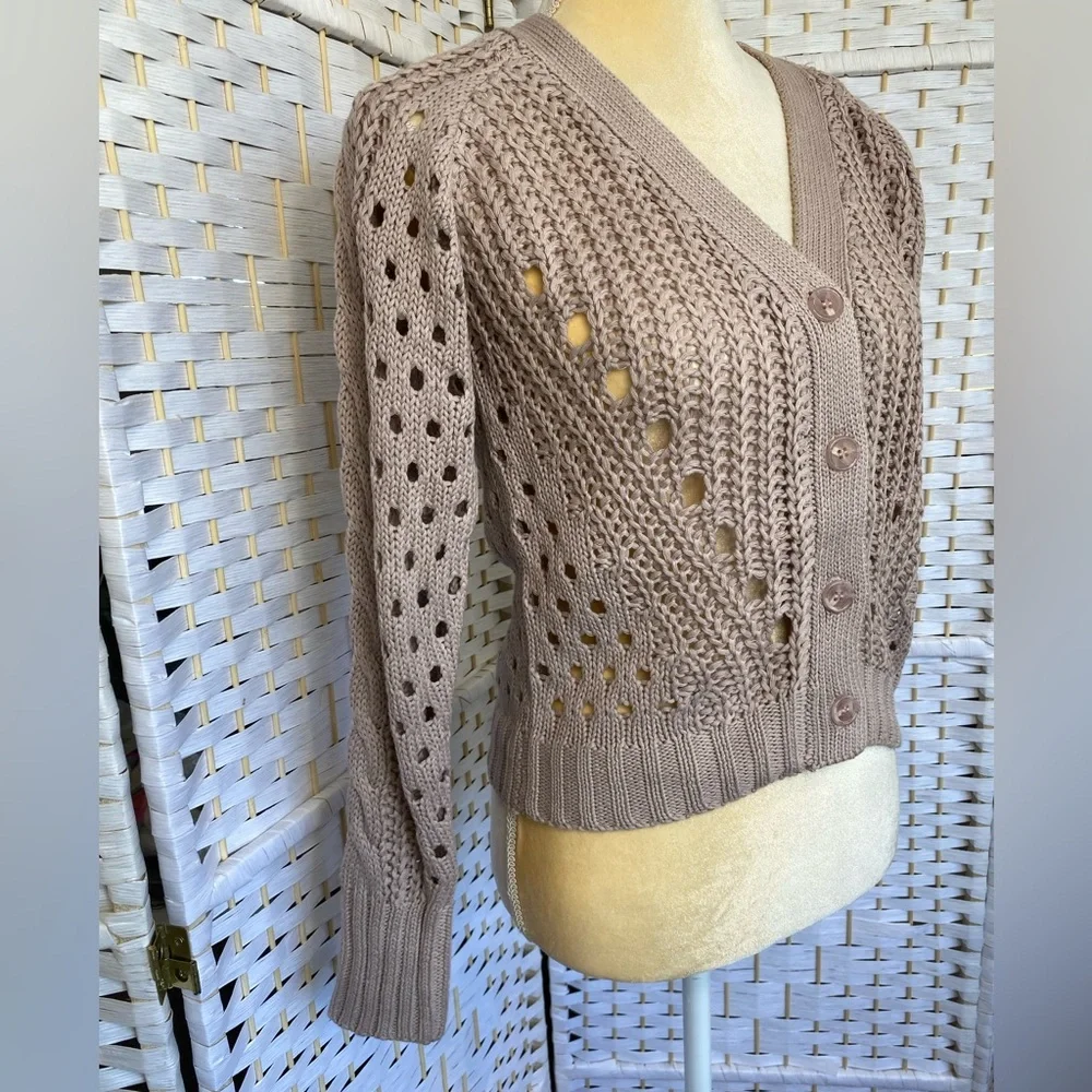 NWT Hem & Thread Pointelle V-Neck Button Down Cropped Cardigan - Picture 16 of 17